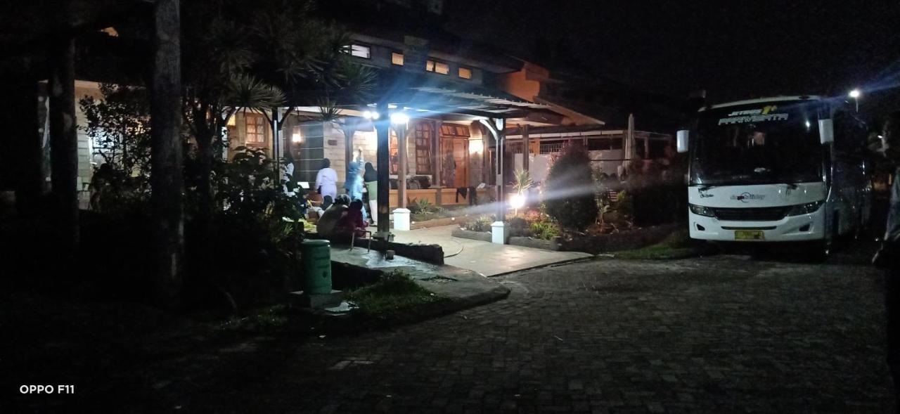 Vila Kota Bunga Private Pool Puncak Exterior photo
