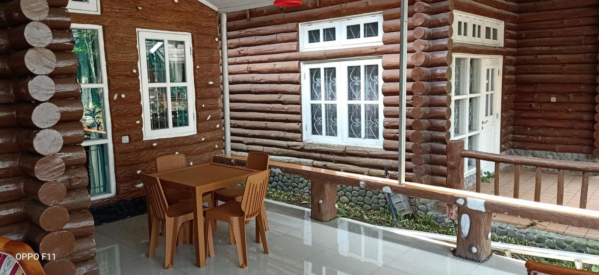 Vila Kota Bunga Private Pool Puncak Room photo