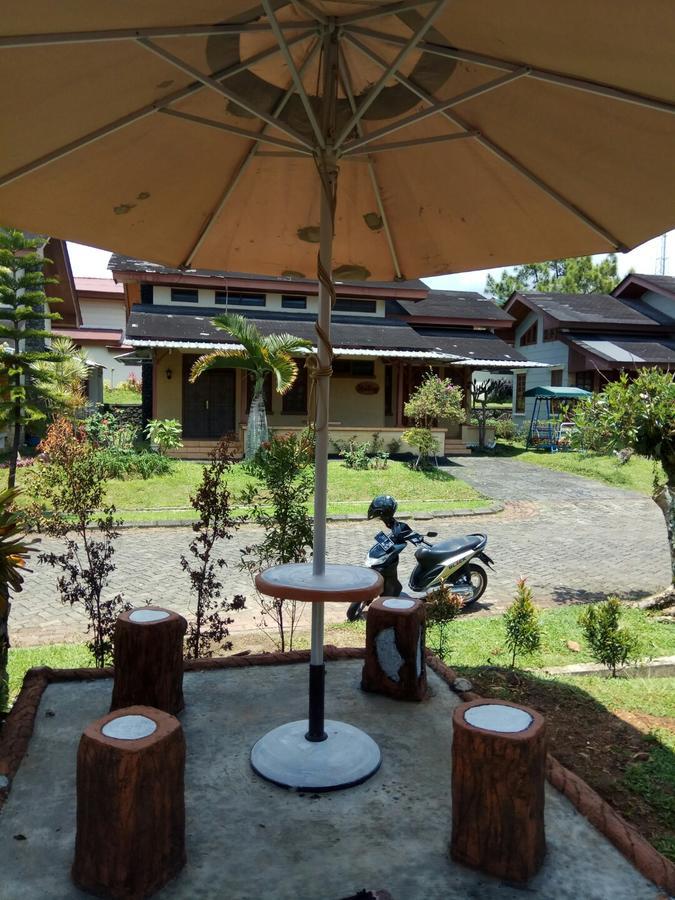 Vila Kota Bunga Private Pool Puncak Exterior photo